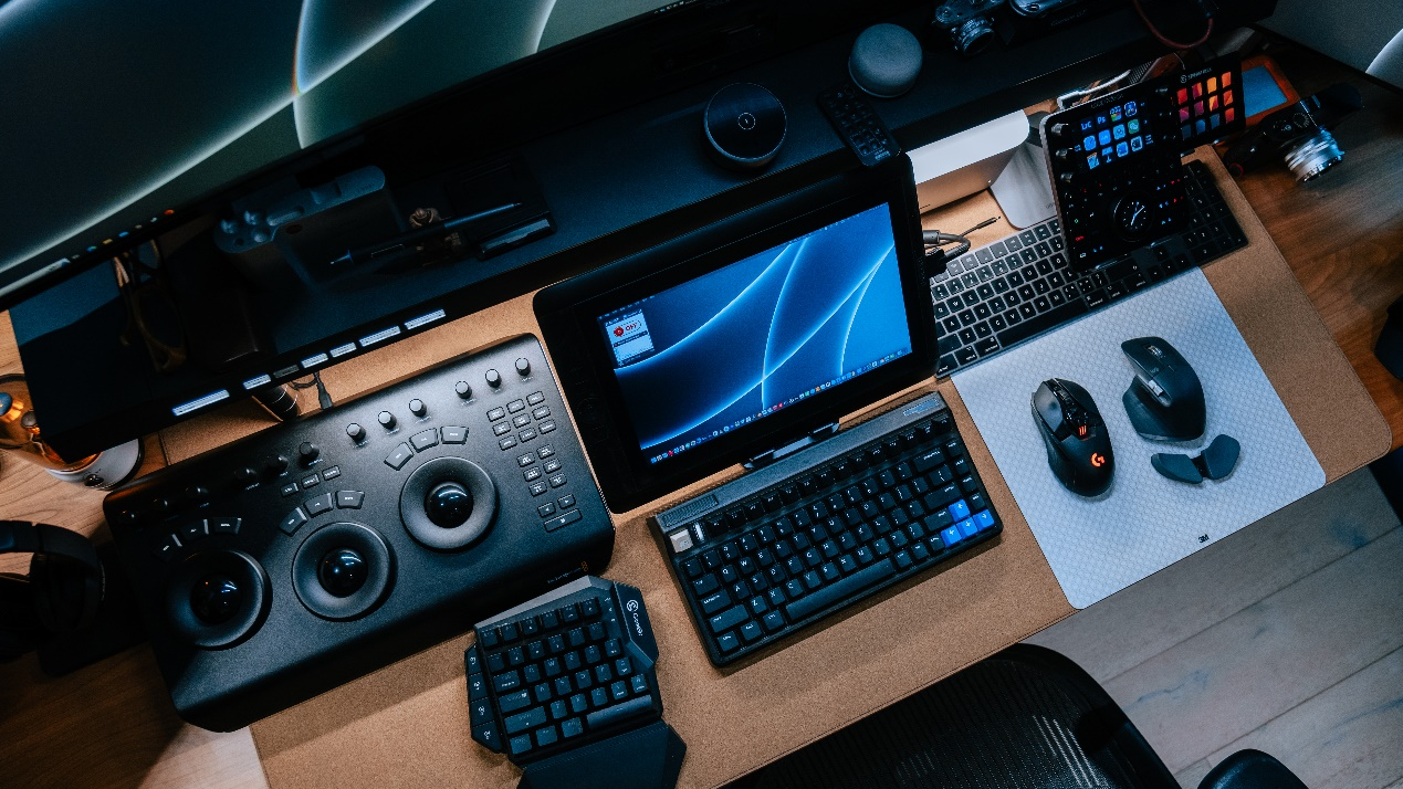 Designing Your Photography Desk Setup: Essential Features, Tips, and Ergonomics